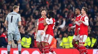 和防守两端 和防守两端